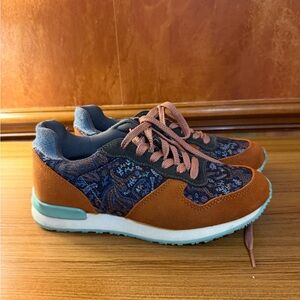 Women’s Inkkas Jogger Size 7 Socorro Tennis Shoes